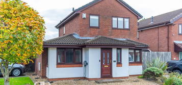 4 bed detached house for sale