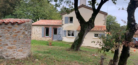 Maison  à vendre, 6 pièces, 3 chambres, 145 m²