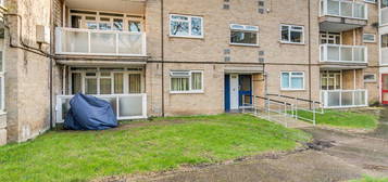 3 bed flat to rent