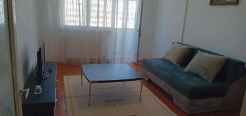 Particular inchiriez apartament 3 camere zona Orizont