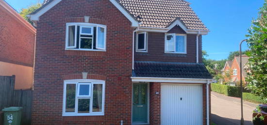 Detached house to rent in Joyce Close, Cranbrook TN17