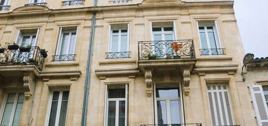 Appartement T3 77 m2 comprenant un jardin de 67m2 orienté Sud-Ouest - Bordeaux 100 mètres de la place Marie BRIZARD