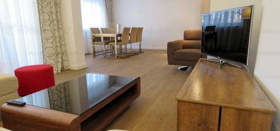 Apartament  4 camere transformat in 3 / Casin-Domenii 100 mp,  prima inchiriere