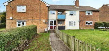 Flat to rent in Basingstoke, Hampshire RG22