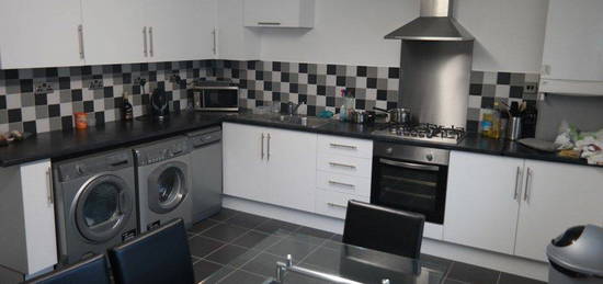 Terraced house to rent in Gadd Street, Nottingham NG7