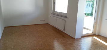 Charmante 3-Zimmer Wohnung mit Balkon, KFZ-Stellplatz und Kellerraum  in Langenhagen- Brink