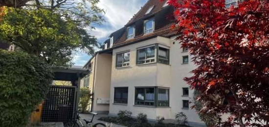 Herrliche 2ZKB-Dach-Maisonette-Wohnung mit West-Loggia