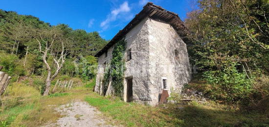 Rustico, da ristrutturare, 110 m², Cavedine