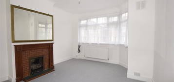 Maisonette for sale in Oak Tree Dell, Kingsbury, London NW9