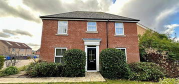 4 bedroom detached house to rent