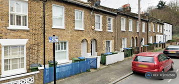 2 bedroom terraced house