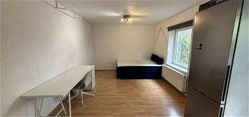 Ich Ruhige 1-Raum-Wohnung mit Terrasse und EBK in Grimmelfingen