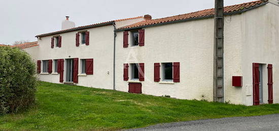 Maison Saint Etienne De Mer Morte 4 pièce(s)