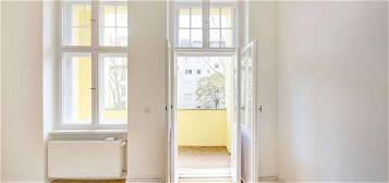 Jetzt einziehen: Komplett modernisierte 2- Zimmer-Wohnung + Nähe Schloss Charlottenburg +