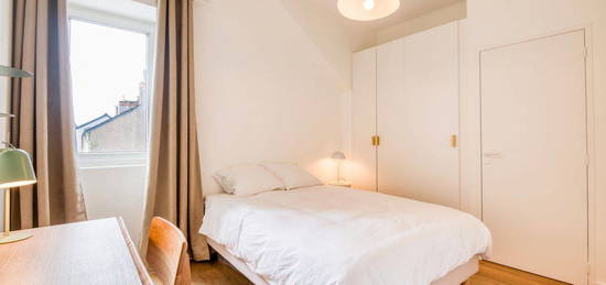 Chambre meublée dans coliving