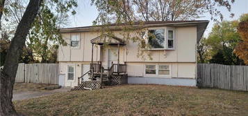 304 W  Grand St, Gardner, KS 66030