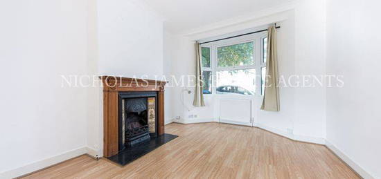 Terraced house to rent in Chelmsford Road, Southgate, London N14