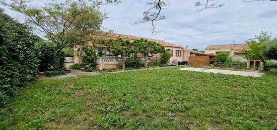 Villa de plain-pied  à vendre, 7 pièces, 4 chambres, 156 m²