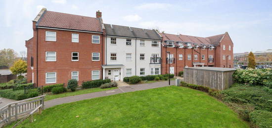 Flat for sale in Ashville Way, Wokingham, Berkshire RG41