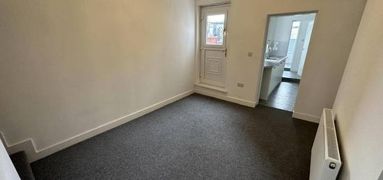 3 bed terraced house to rent