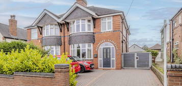 3 bed semi-detached house for sale