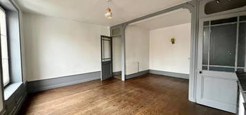 Appartement  à louer, 2 pièces, 43 m², Étage 2/–