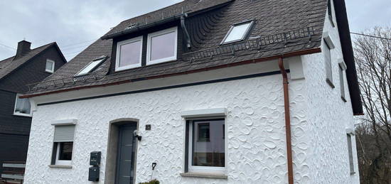 2,5 ZKB-Wohnung mit Terrasse in Burbach-Würgendorf