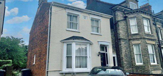 3 bed terraced house to rent