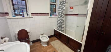 1 bed semi-detached house to rent