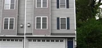 28 Andrew St, Manchester, NH 03104