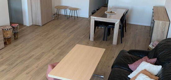 Appartement  à louer, 3 pièces, 2 chambres, 90 m²