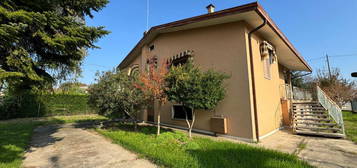 Villa in vendita in via Marmolada s.n.c