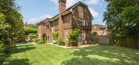 6 bedroom detached house for sale