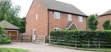 4 bed detached house to rent