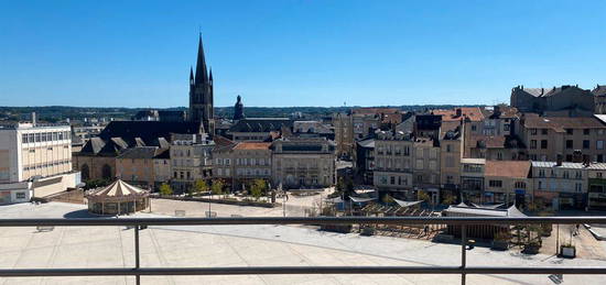 Appartement de type F4, 112 m2, refait à neuf centre-ville de Limoges avec terrasse et vue dégagée sans vis à vis (6ème étage avec ascenseur)