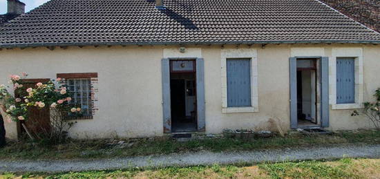 Maison de bourg 90 m2 avec beau terrain de 1200 m2