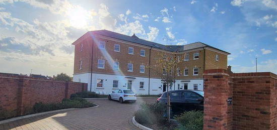 Flat to rent in Shepherd Court, Yeovil BA21