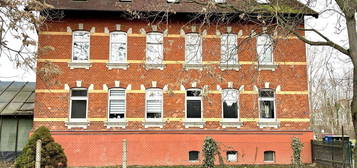 Mehrfamilienhaus mit 5 Parteien: Gute Raumaufteilung, helle Räume.