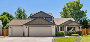 2056 NW 20th Ct, Redmond, OR 97756