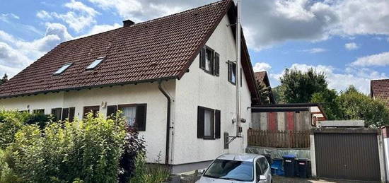 EINFAMILIENHAUS (DHH) MIT SCHÖNEM GARTEN