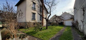 Maison  à vendre, 6 pièces, 4 chambres, – m²