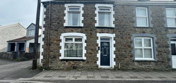 4 bed terraced house for sale