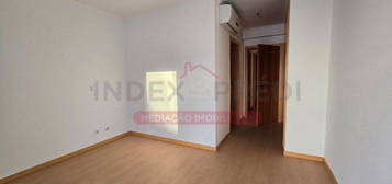 Apartamento T0 C/lugar de garagem de excelentes acabamentos