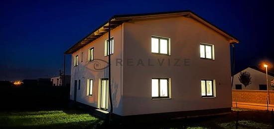 Prodej  rodinného domu 229 m², pozemek 588 m²