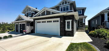 3702 Hummingbird Way NW, Edmonton, AB T5S 0L1