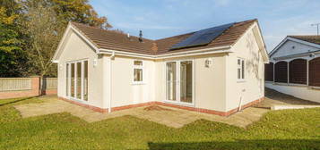 2 bedroom detached bungalow for sale