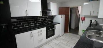 4 bedroom terraced house