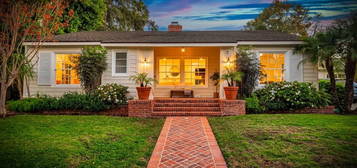 15440 Dickens St, Sherman Oaks, CA 91403