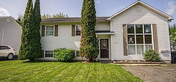 12 Willingdon St, Oromocto, NB E2V 4N5