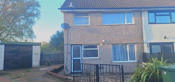 Property to rent in St. Helens Court, Caerphilly CF83